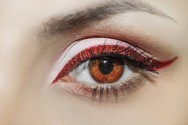 Makeup trends: Sådan bruger du øjenbrynsblyant som en pro